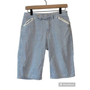 Chico's Platinum, White Black Stripe Striped Bermuda Shorts size 0 ( size small